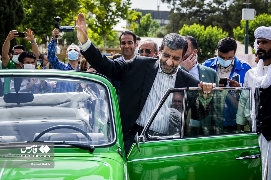 تصاویر: رونمایی از اولین شناسنامه بین المللی خودروهای تاریخی در ایران