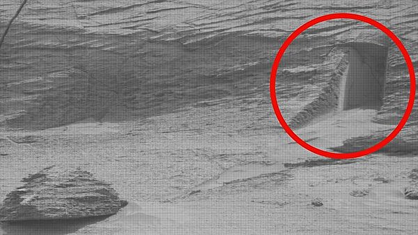 عکس کاوشگر مریخ از «دریچه مخفی» بر روی سطح مریخ