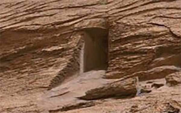 ماجرای درب عجیبی  که در مریخ کشف شد