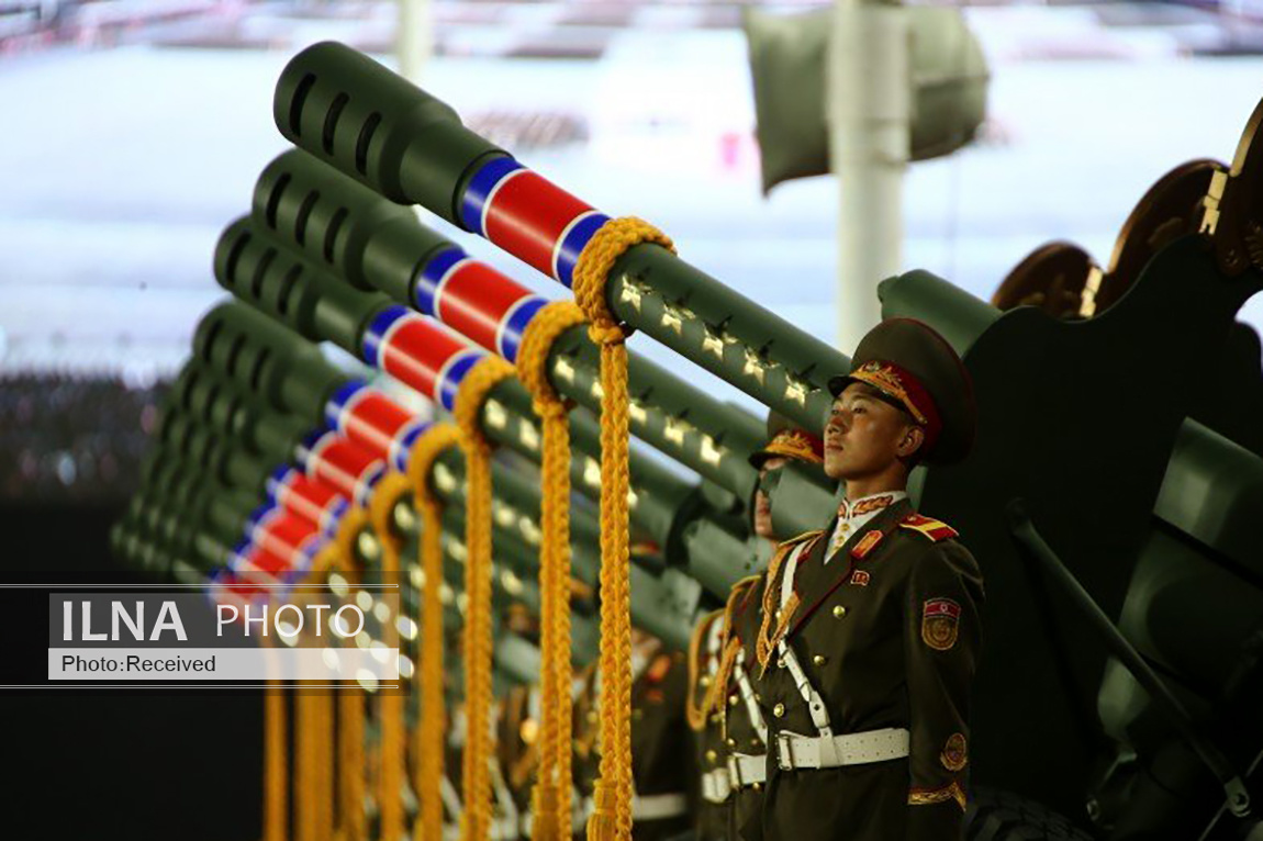 تصاویر: رژه نظامی شبانه‌ای در کره شمالی