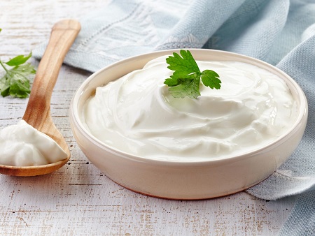 خامه ترش چیست؟ طرز تهیه خامه ترش خانگی خامه ترش چیست؟ طرز تهیه خامه ترش خانگی