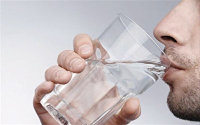 مشغله‌های روزمره شما را از نوشیدن آب غافل نکند