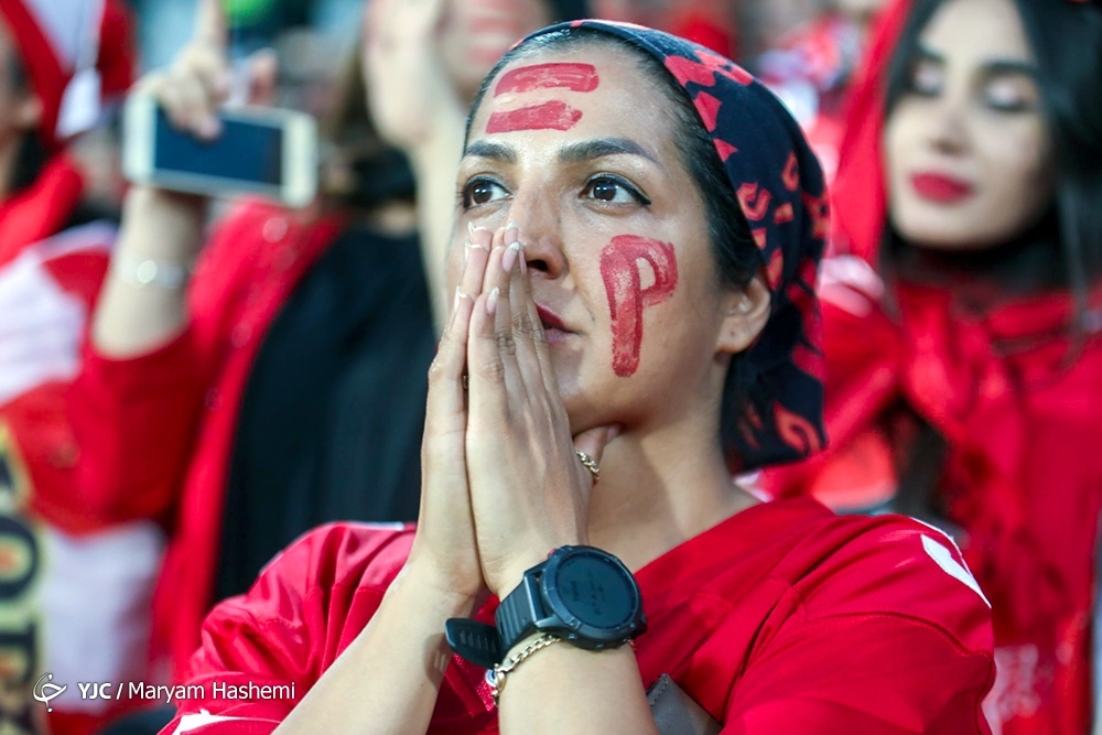 تصاویر: حضور بانوان هوادار پرسپولیس در ورزشگاه آزادی