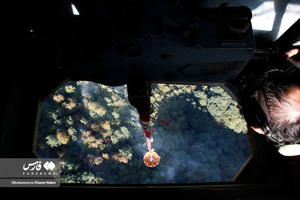 تصاویر: اطفاء هوایی آتش جنگل‌های کلاردشت
