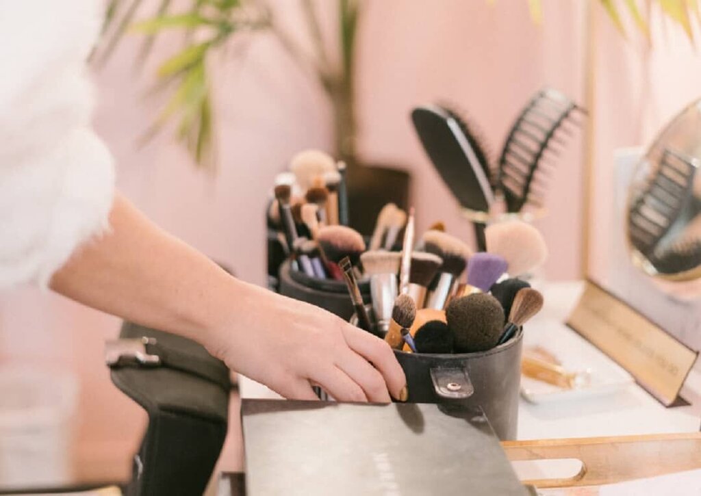 ۱۶ ترفند آرایشی برای زیباتر شدن چشمهایتان