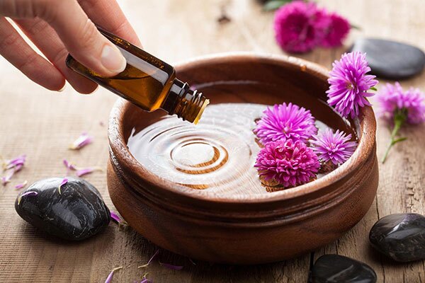 برای ماساژ صورت چه روغنی بزنم؟ برای ماساژ صورت چه روغنی بزنم؟