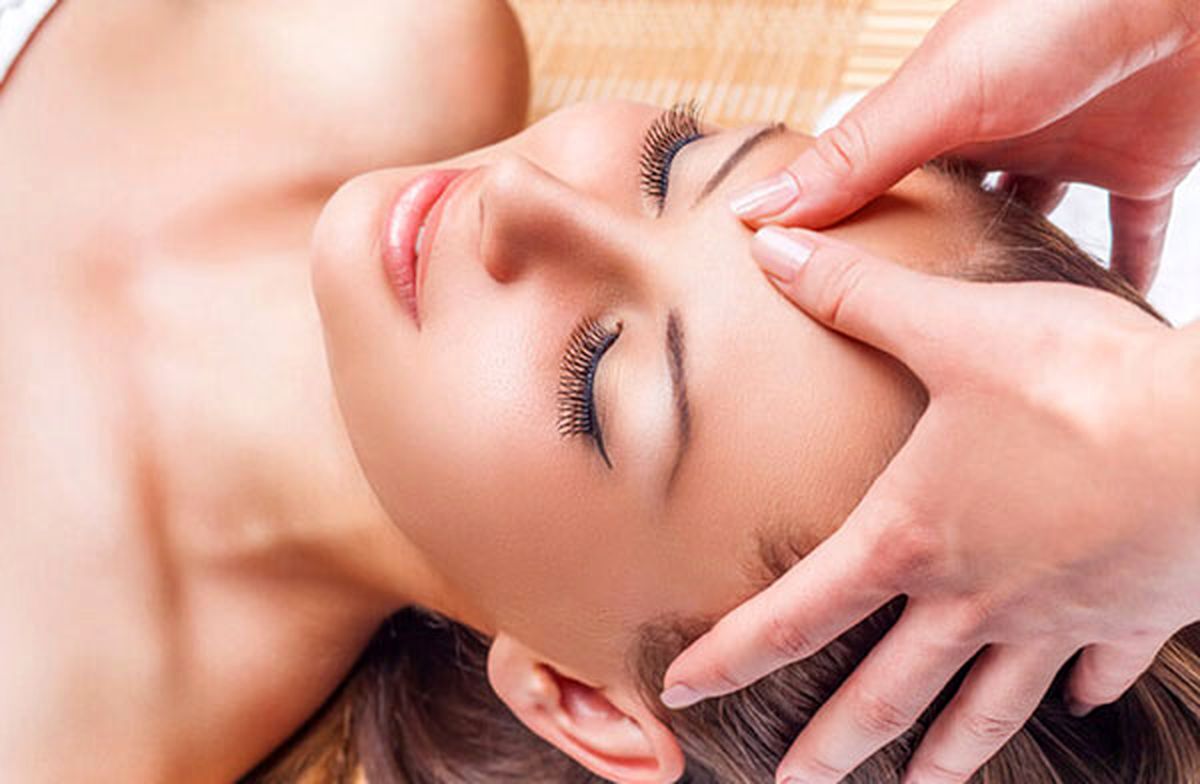 برای ماساژ صورت چه روغنی بزنم؟ برای ماساژ صورت چه روغنی بزنم؟