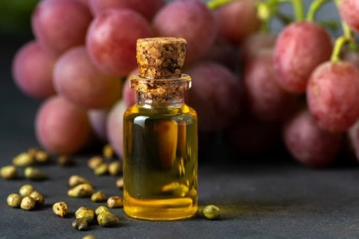 برای ماساژ صورت چه روغنی بزنم؟ برای ماساژ صورت چه روغنی بزنم؟