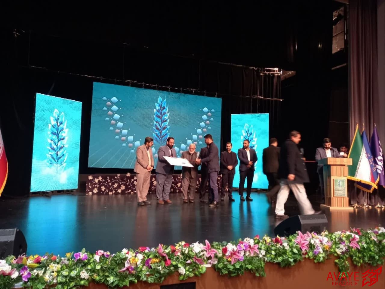 افتخارآفرینی شرکت‌های «شونا صنعت» و «خزر الکتریک» آمل در جشنواره ملی «آبادیران»