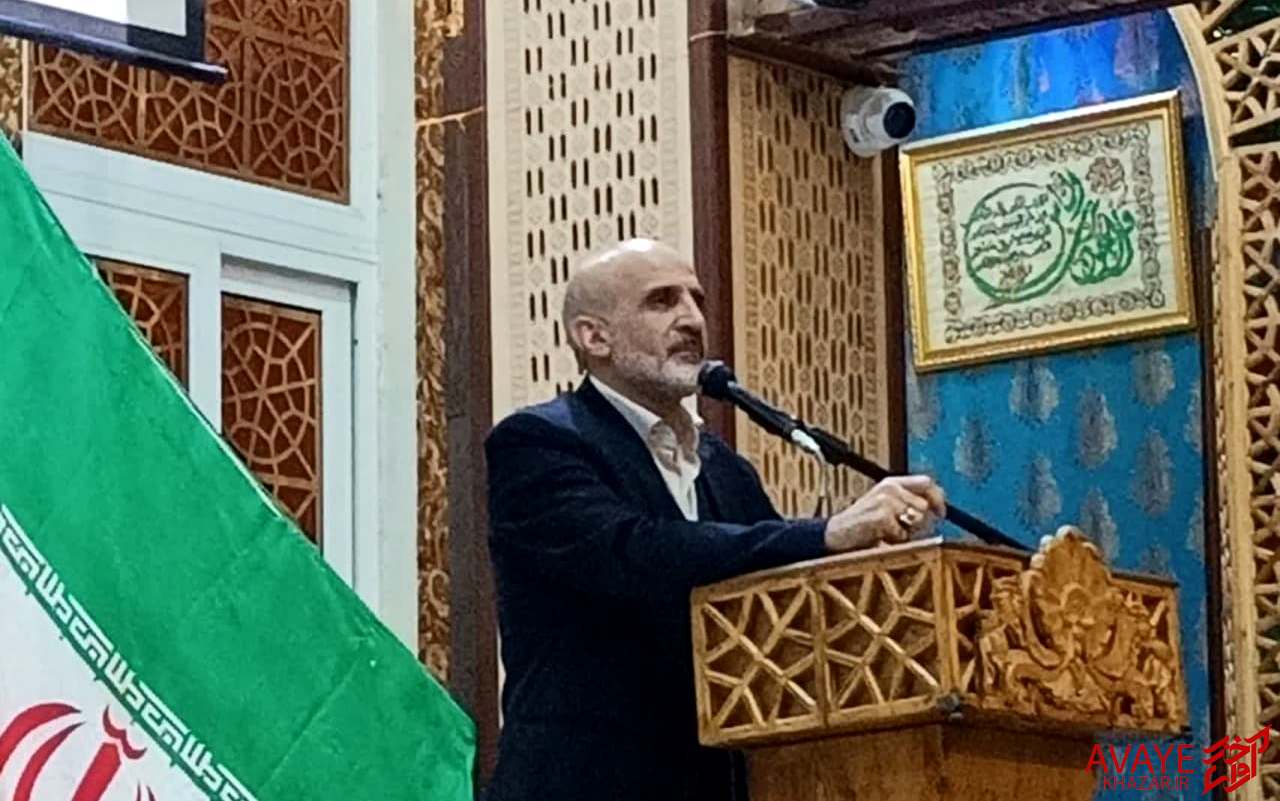 کار نمایندهی مجلس وضع قوانین به نفع مردم است کار نمایندهی مجلس وضع قوانین به نفع مردم است
