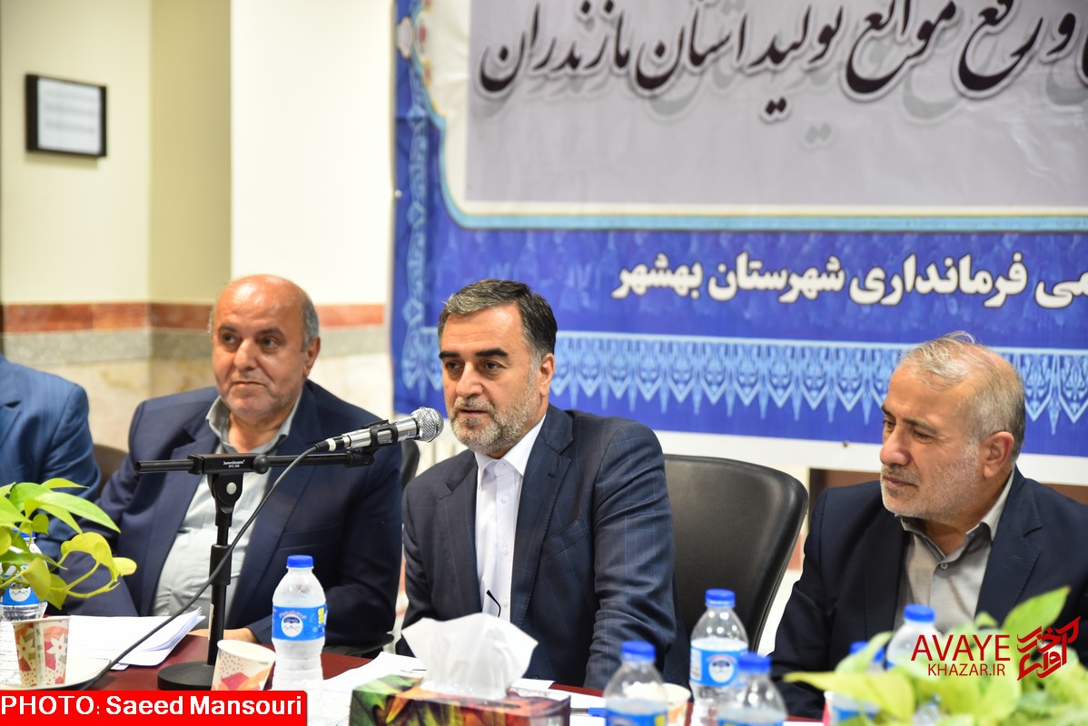 حسینیپور: پشت دربهای بسته نمیشود برای مردم تصمیم گرفت/ آب و جاده در صدر مطالبات روستاییان حسینیپور: پشت دربهای بسته نمیشود برای مردم تصمیم گرفت/ آب و جاده در صدر مطالبات روستاییان