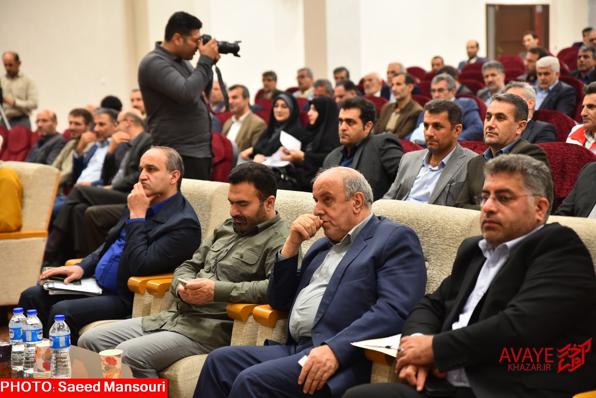 حسینیپور: پشت دربهای بسته نمیشود برای مردم تصمیم گرفت/ آب و جاده در صدر مطالبات روستاییان حسینیپور: پشت دربهای بسته نمیشود برای مردم تصمیم گرفت/ آب و جاده در صدر مطالبات روستاییان