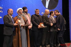 استاندار مازندران به عنوان حامی پژوهش و فناوری تقدیر شد