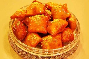 طرز تهیه گوش فیل با آرد گندم با تمام نکات
