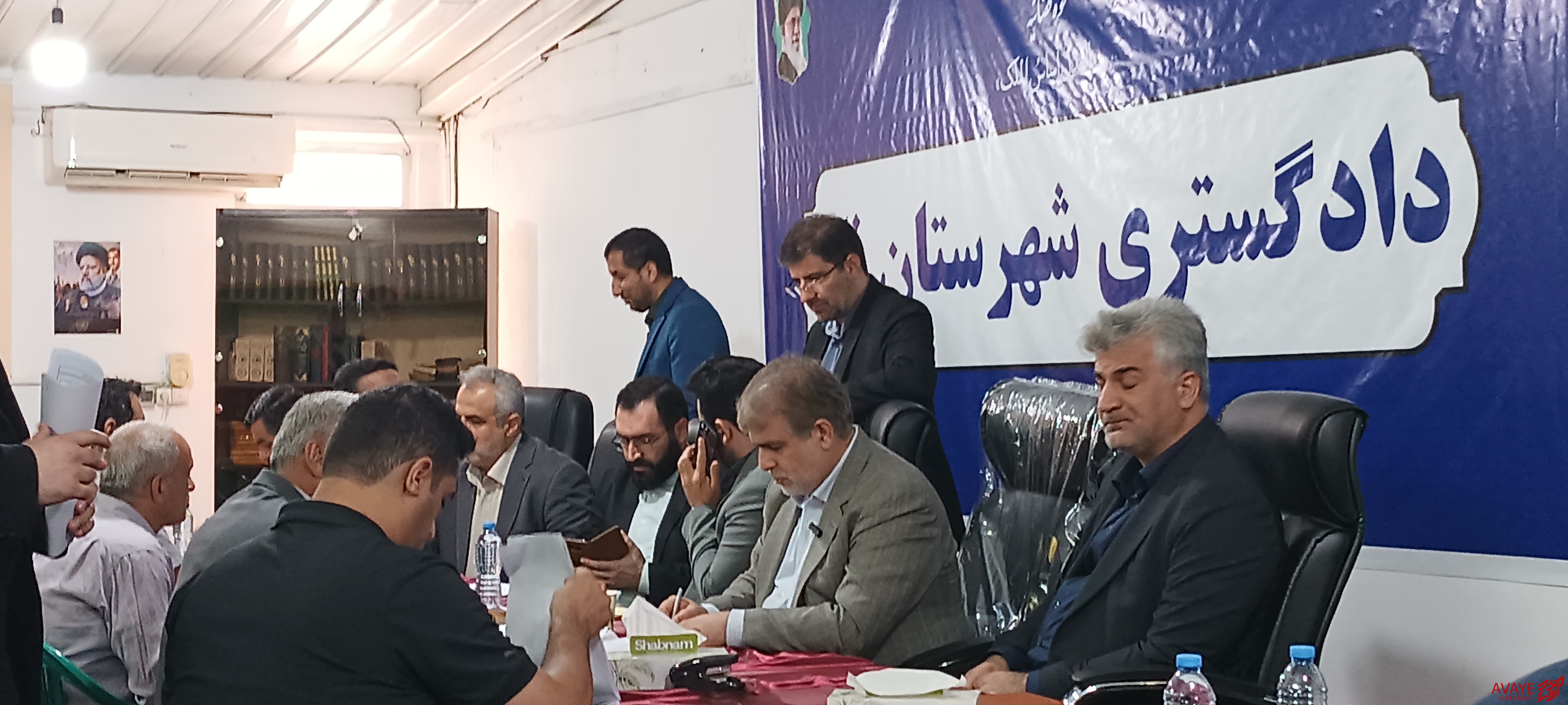 بخش مهمی از مسائل قضایی ناشی از عدم آگاهی مردم به قوانین است بخش مهمی از مسائل قضایی ناشی از عدم آگاهی مردم به قوانین است