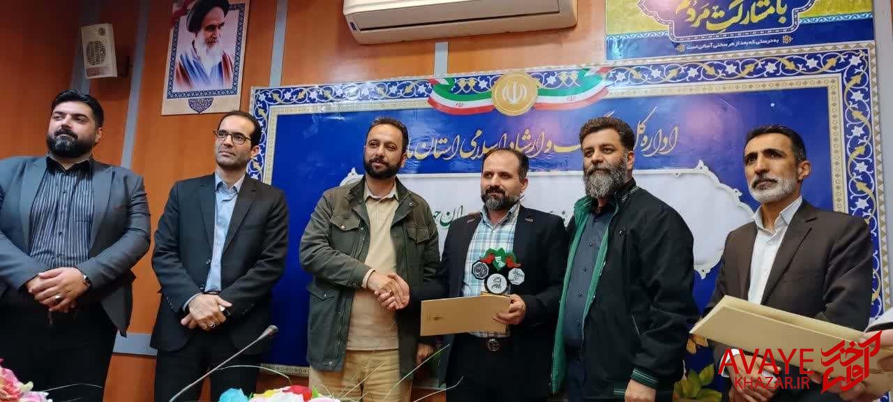 احسان آهنگر: رویش؛ یک اتفاق تازه در هنر نمایش احسان آهنگر: رویش؛ یک اتفاق تازه در هنر نمایش