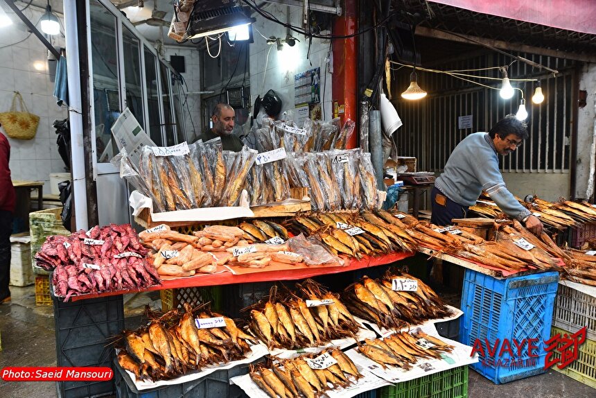 گوشه‌هایی از بازار سنتی و میدان شهرداری رشت در یک روز سرد بهاری