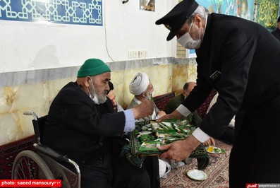 مراسم استقبال از خادمین رضوی و حاملین پرچم متبرک حرم امام رضا (ع) در مسجد سجادیه نکا