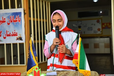 جشن شكوفه ها در مدرسه شاهد دخترانه ی نکا برگزار شد