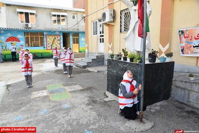 جشن شكوفه ها در مدرسه شاهد دخترانه ی نکا برگزار شد