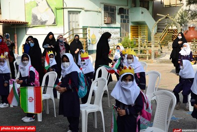 جشن شكوفه ها در مدرسه شاهد دخترانه ی نکا برگزار شد