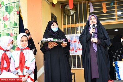 جشن شكوفه ها در مدرسه شاهد دخترانه ی نکا برگزار شد