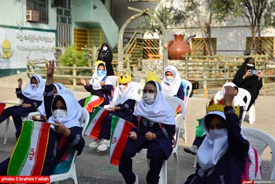 جشن شكوفه ها در مدرسه شاهد دخترانه ی نکا برگزار شد