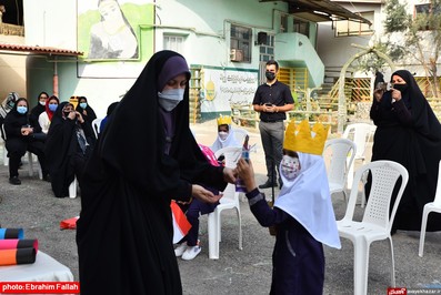 جشن شكوفه ها در مدرسه شاهد دخترانه ی نکا برگزار شد