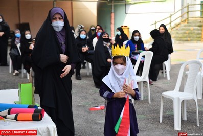 جشن شكوفه ها در مدرسه شاهد دخترانه ی نکا برگزار شد