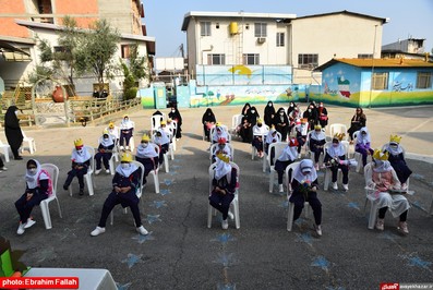 جشن شكوفه ها در مدرسه شاهد دخترانه ی نکا برگزار شد(2)