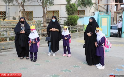 جشن شكوفه ها در مدرسه شاهد دخترانه ی نکا برگزار شد(2)