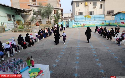 جشن شكوفه ها در مدرسه شاهد دخترانه ی نکا برگزار شد(2)