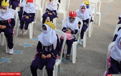 جشن شكوفه ها در مدرسه شاهد دخترانه ی نکا برگزار شد(2)