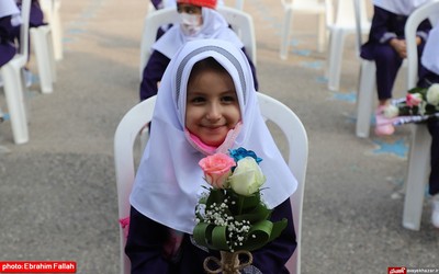 جشن شكوفه ها در مدرسه شاهد دخترانه ی نکا برگزار شد(2)