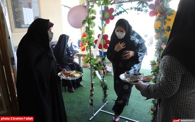 جشن شكوفه ها در مدرسه شاهد دخترانه ی نکا برگزار شد(2)