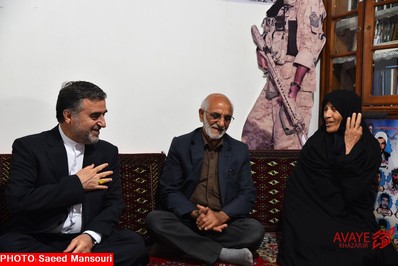 دیدار استاندار مازندران با خانواده ۲ شهید مدافع حرم در نکا