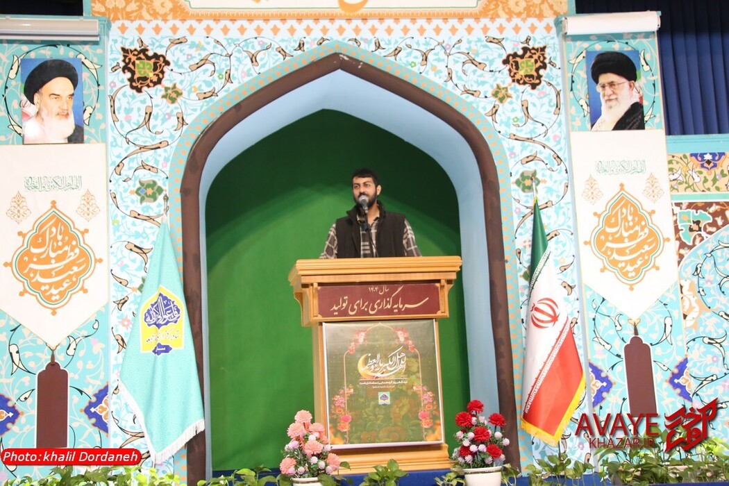اقامه نماز عید فطر به امامت آیت‌الله محمدی لائینی در ساری