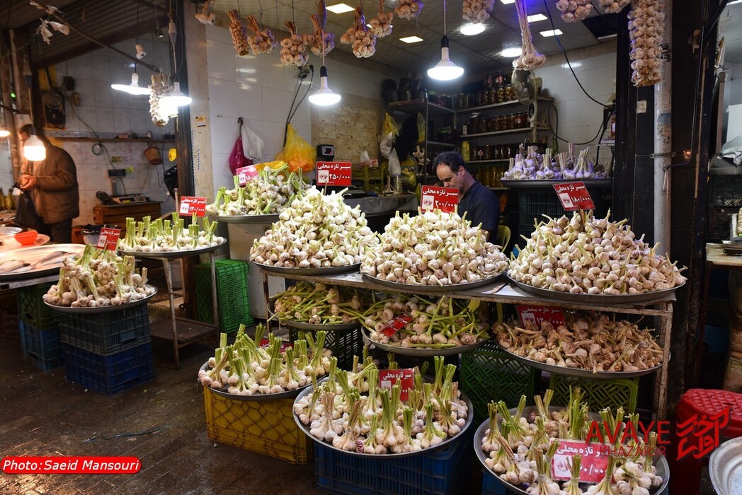 گوشه‌هایی از بازار سنتی رشت و میدان شهرداری در یک روز سرد بهاری